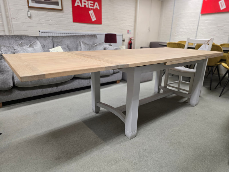 Neptune Chichester Extending Dining Table